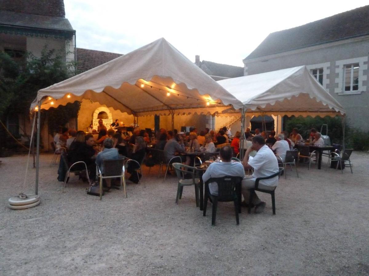 Le Lion D'Or Otel Selles-sur-Cher Oda fotoğraf